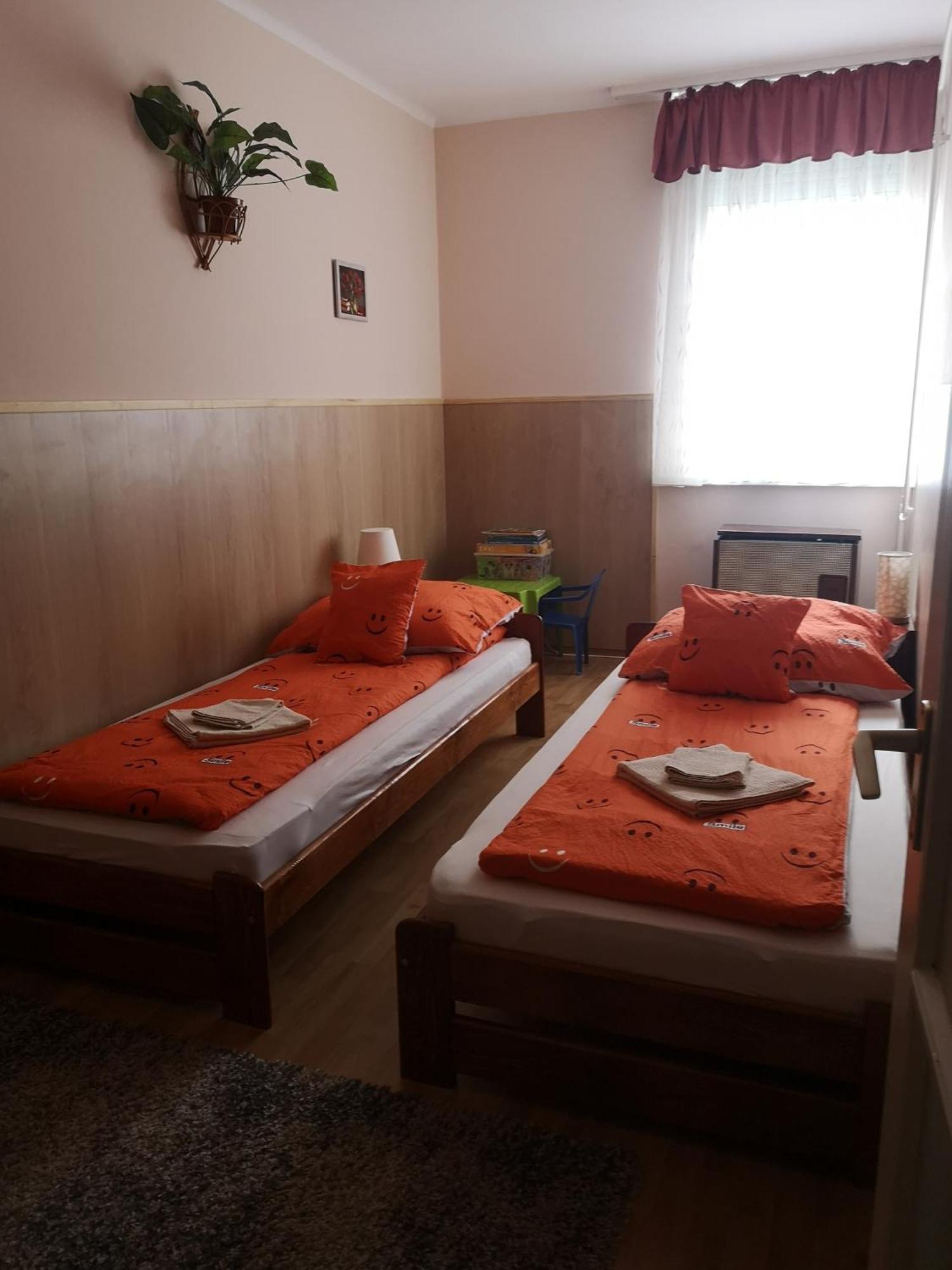 Natasa Apartman Oroshaza Ngoại thất bức ảnh